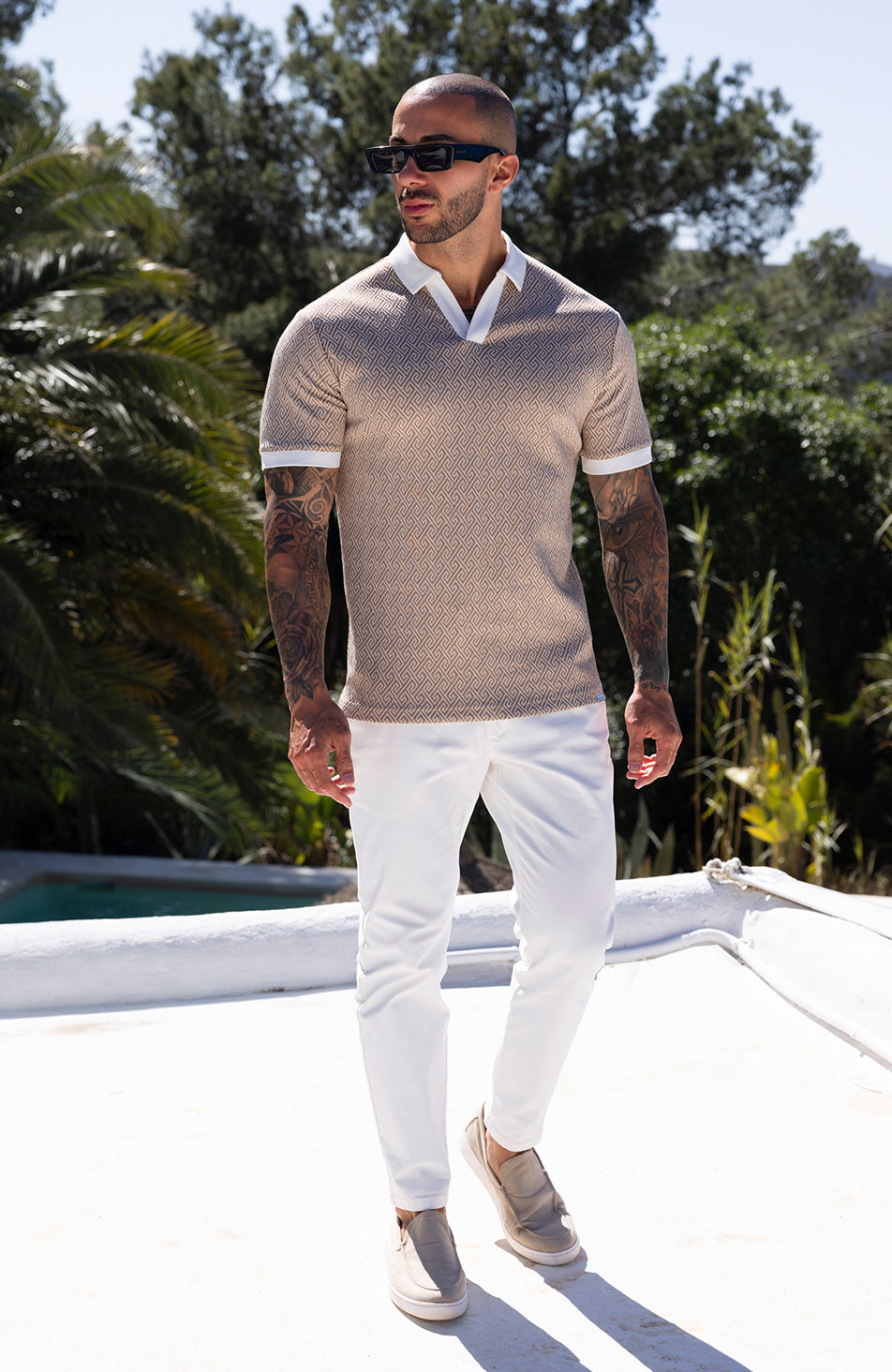 Calvi Swirl Geo Jacquard Slim Polo in Sand