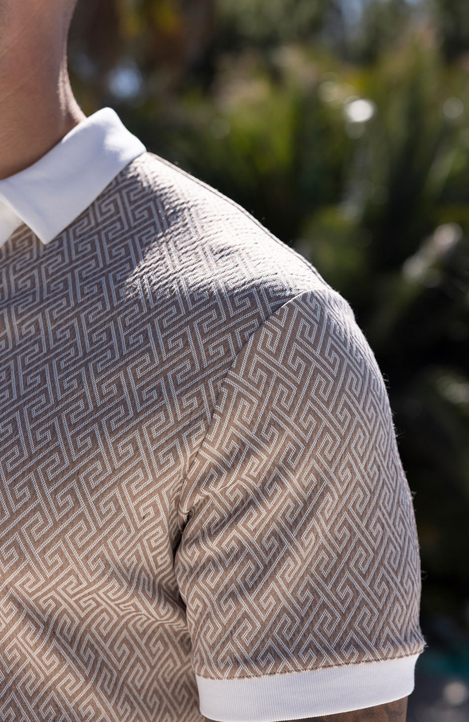 Calvi Swirl Geo Jacquard Slim Polo in Sand