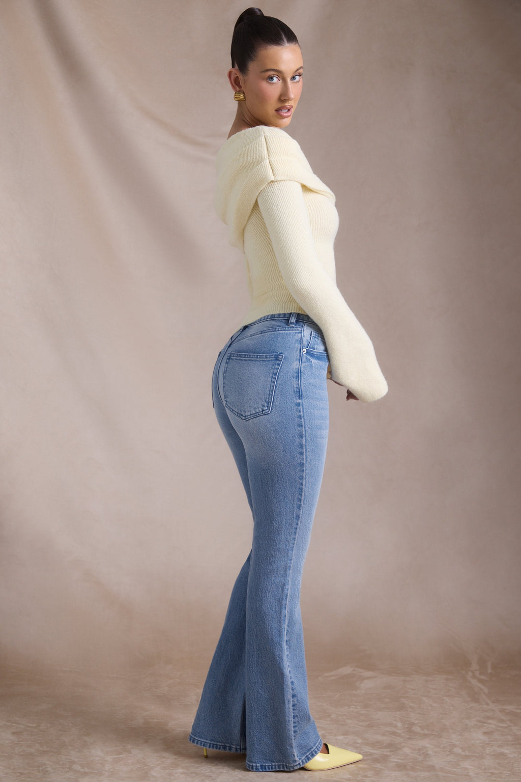 High-Rise Flared Jeans in Vintage Wash