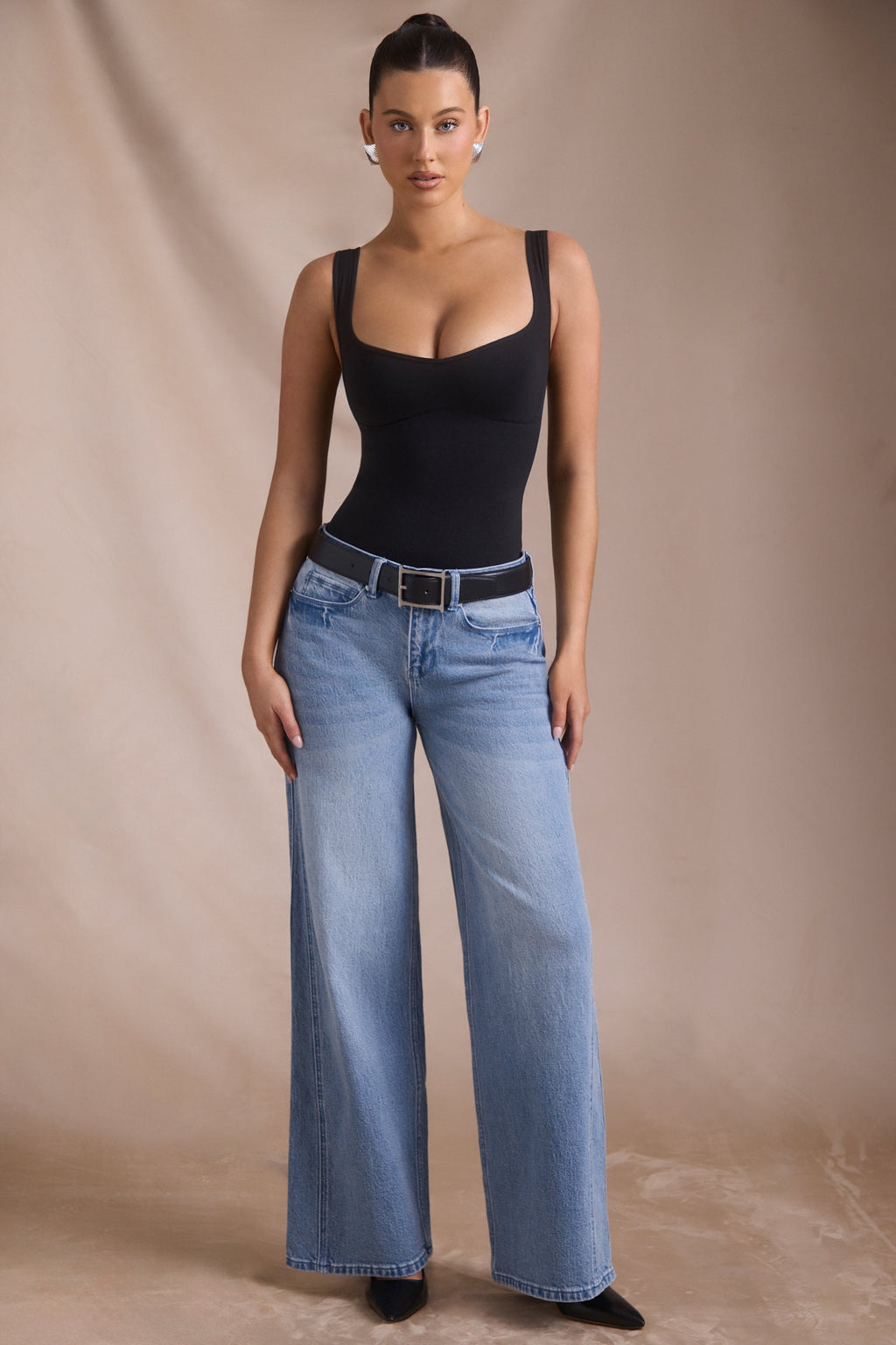 Low-Rise Wide-Leg Jeans in Vintage Wash